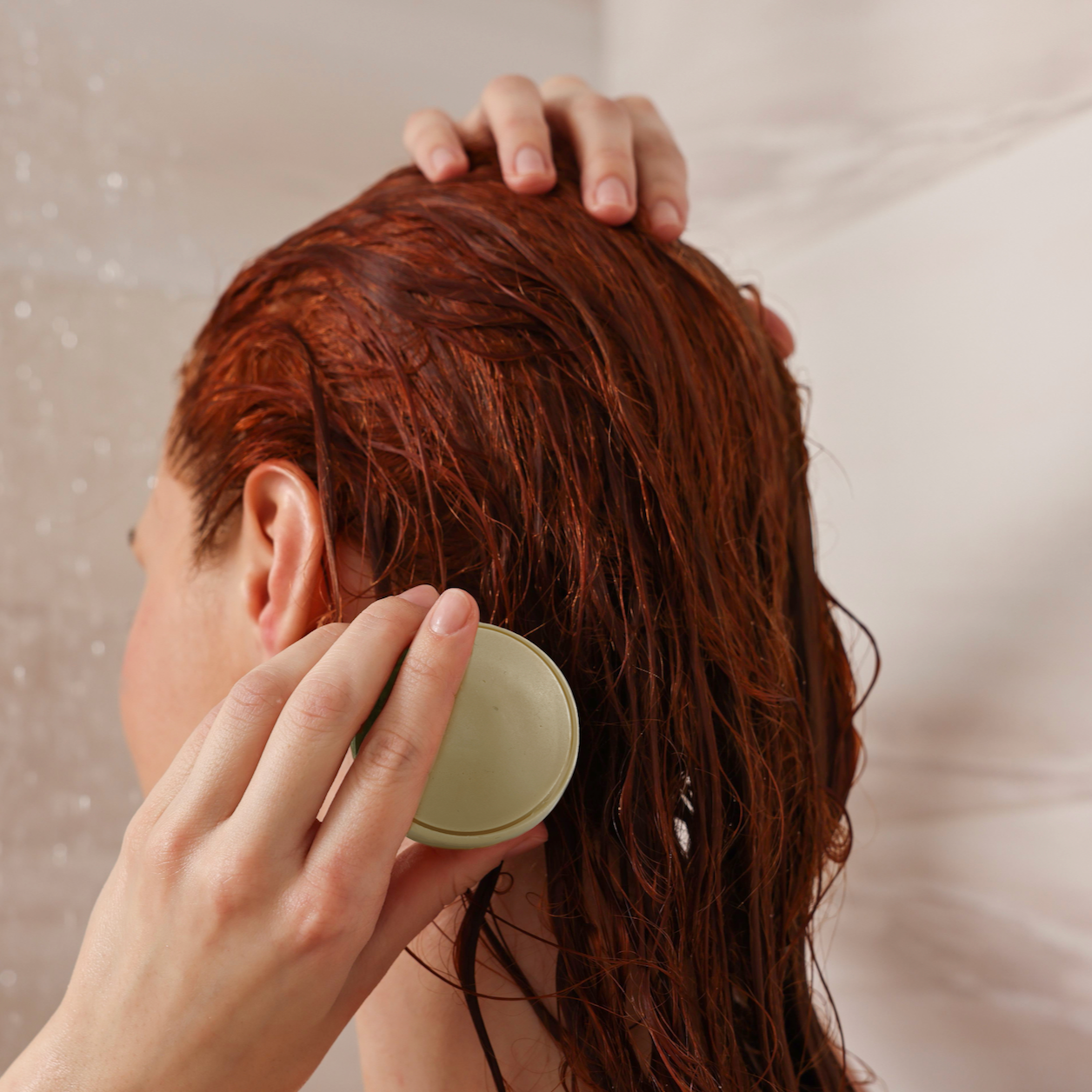 FREE! Solid Conditioner Anti Frizz & Glow für alle Haartypen